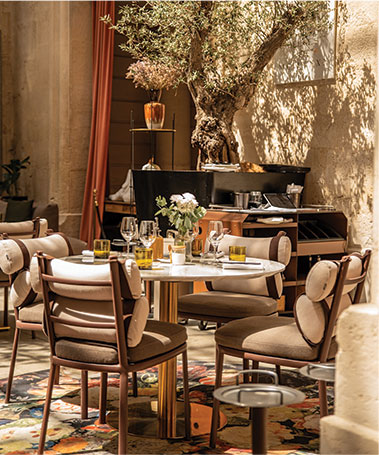 cour patio hotel de luxe montpellier