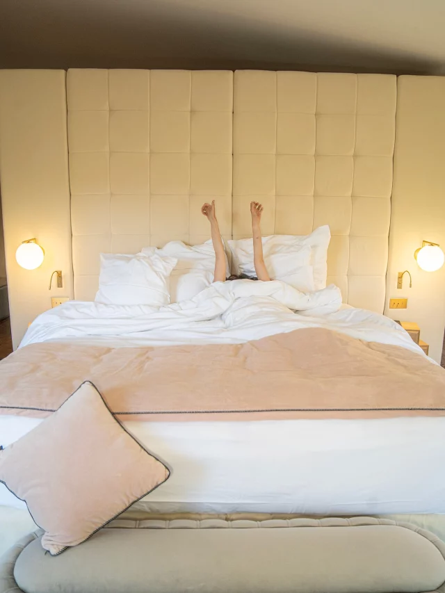 Profitez d’une escapade inoubliable… ✨

Et si vos vacances ou votre prochain week-end prenaient des airs d’évasion raffinée ?
Richer de Belleval vous accueille dans un cadre d’exception, entre histoire, art de vivre et sérénité.

Séjournez au cœur de Montpellier, sur la place de la Canourgue, et laissez-vous envelopper par le charme de nos chambres, le calme de notre cour intérieure et l’élégance de chaque instant.

Pour une parenthèse hors du temps… le temps d’un week-end ou plus.

___________

Treat yourself to an unforgettable escape… ✨

Looking for a refined getaway for the holidays or a weekend break?
Richer de Belleval welcomes you to a place of elegance, where heritage, serenity, and the art of living come together.

Stay in the heart of Montpellier, on the iconic Place de la Canourgue, and unwind in the calm of our rooms and blooming courtyard.

A timeless escape awaits — for a weekend or longer.

📞 Réservation conseillée : 04 99 66 18 18
📹 : @popcom_agence360
📸 : @j.ephotographie

#richerdebelleval #escapaderaffinée #weekenddecharme #hotelmontpellier #luxurygetaway #placedelacanourgue #séjourdexception #escapadefrançaise #montpelliercity #artdevivre #séjourdetente #luxurytravel #vacancesenfrance #hôteldeprestige #frenchhospitality